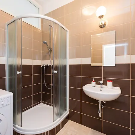Affordable Navratilova Appartement