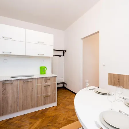 Affordable Navratilova * Prague