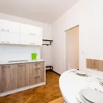 Affordable Navratilova * Praha