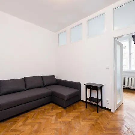 Affordable Navratilova Apartment *